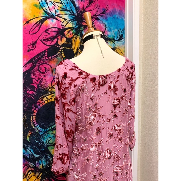 π Beautiful velvet rose tunic - Picture 7 of 11